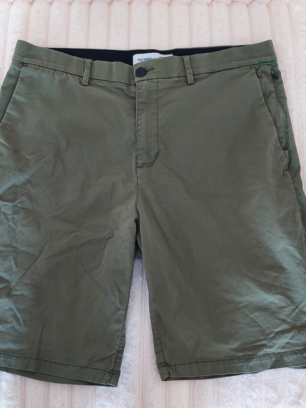 Old Navy Olive Green Men's Chino Shorts